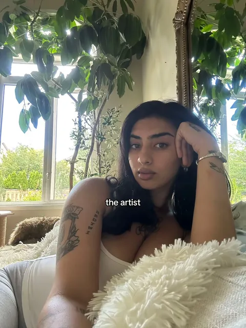 TikTok slideshow cover: The artist