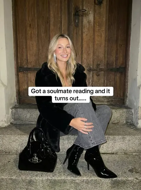 TikTok slideshow cover: Soulmate reading experience
