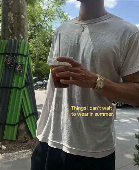 TikTok slideshow cover: Things I can't wait to wear in summer
