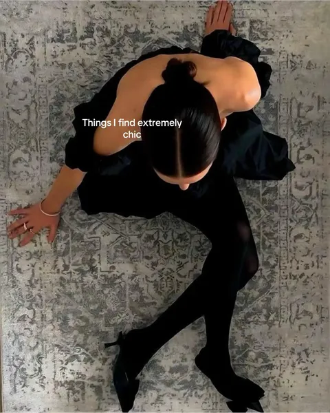 TikTok slideshow cover: Things I find extremely chic