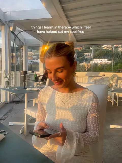 TikTok slideshow cover: Things I learnt in therapy
