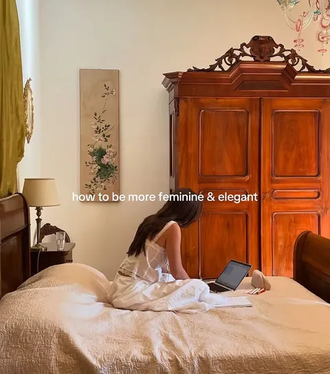 TikTok slideshow cover: how to be more feminine & elegant