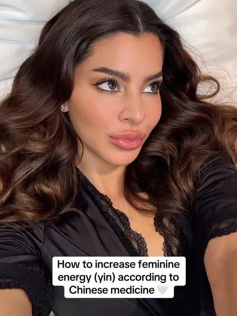 TikTok slideshow cover: Increasing feminine energy