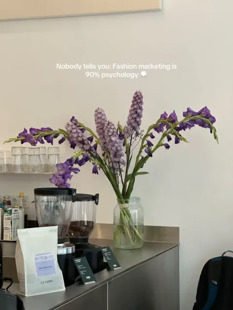 TikTok slideshow cover: Fashion marketing is based on psychology