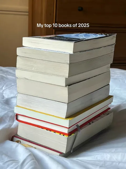 TikTok slideshow cover: Top 10 Books of 2025
