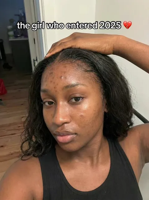 TikTok slideshow cover: the girl who entered 2025