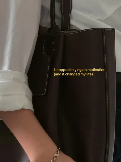 TikTok slideshow cover: I stopped relying on motivation (and it changed my life)