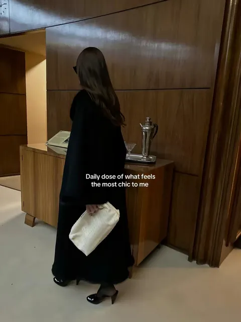 TikTok slideshow cover: Daily dose of what feels the most chic to me