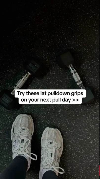 TikTok slideshow cover: Lat pulldown grips