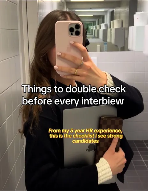 TikTok slideshow cover: Interview Checklist