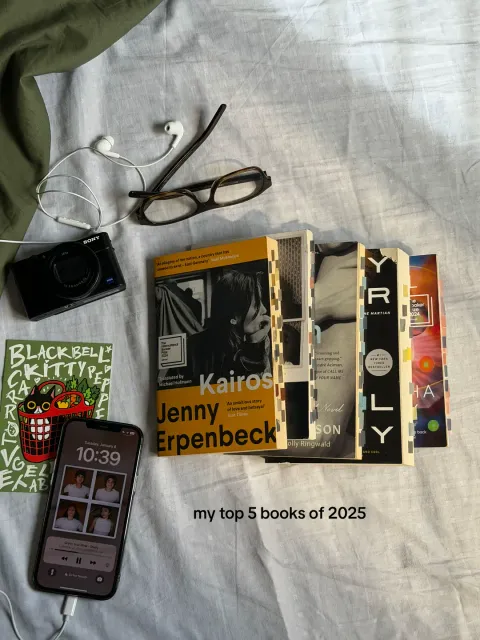 TikTok slideshow cover: My top 5 books of 2025