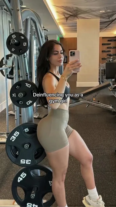 Original slideshow: Deinfluencing gym girls