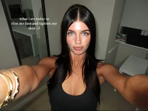 TikTok slideshow cover: Diet for Face Slimming and Skin Tightening