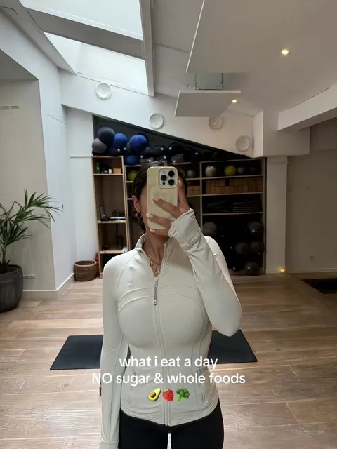 TikTok slideshow cover: Daily Diet: No Sugar & Whole Foods