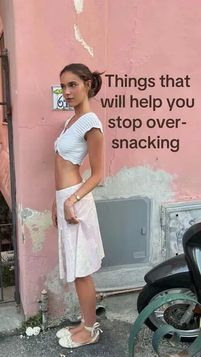 TikTok slideshow cover: Stop Over-snacking