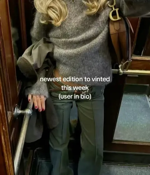 TikTok slideshow cover: Newest Vinted Edition