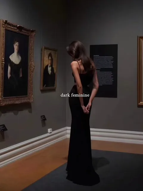 TikTok slideshow cover: dark feminine
